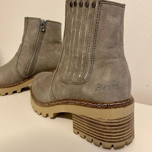 Women’s Blowfish Chelsea Style Boots